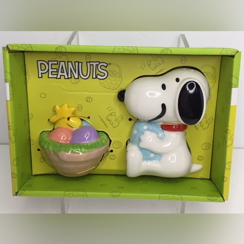 Peanuts - Snoopy & Woodstock Ceramic Salt & Pepper Shakers Easter Theme New